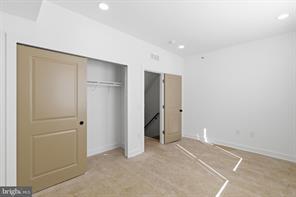 Building Photo - 2219 N 5th St