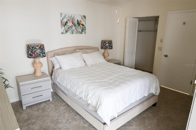 Building Photo - 1695 Hamilton Ct