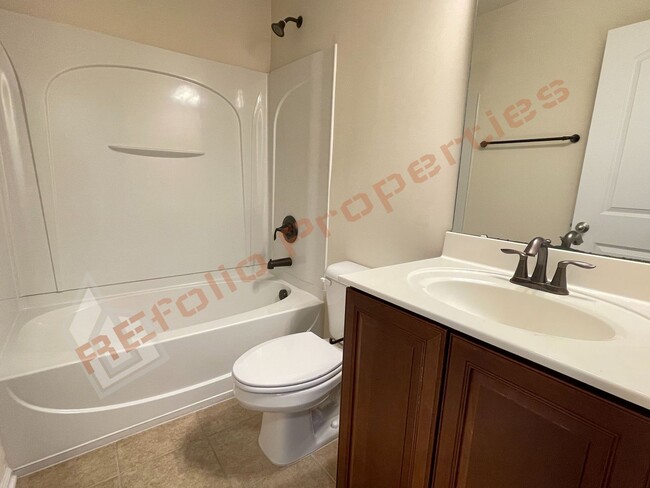 Building Photo - Great Location! Elegant 3 Story 4 Bedroom ...