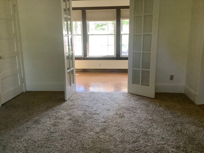 Building Photo - 13775 Carlton St