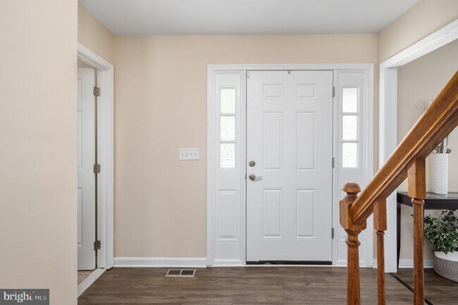 Building Photo - 15 Owen St