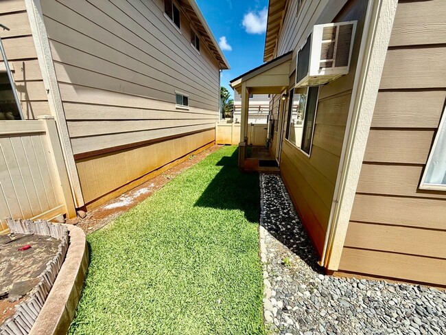 Building Photo - Beautifully Renovated 3BR/2.5BA Home with ...