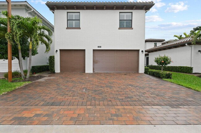 Building Photo - 1221 Faulkner Ter