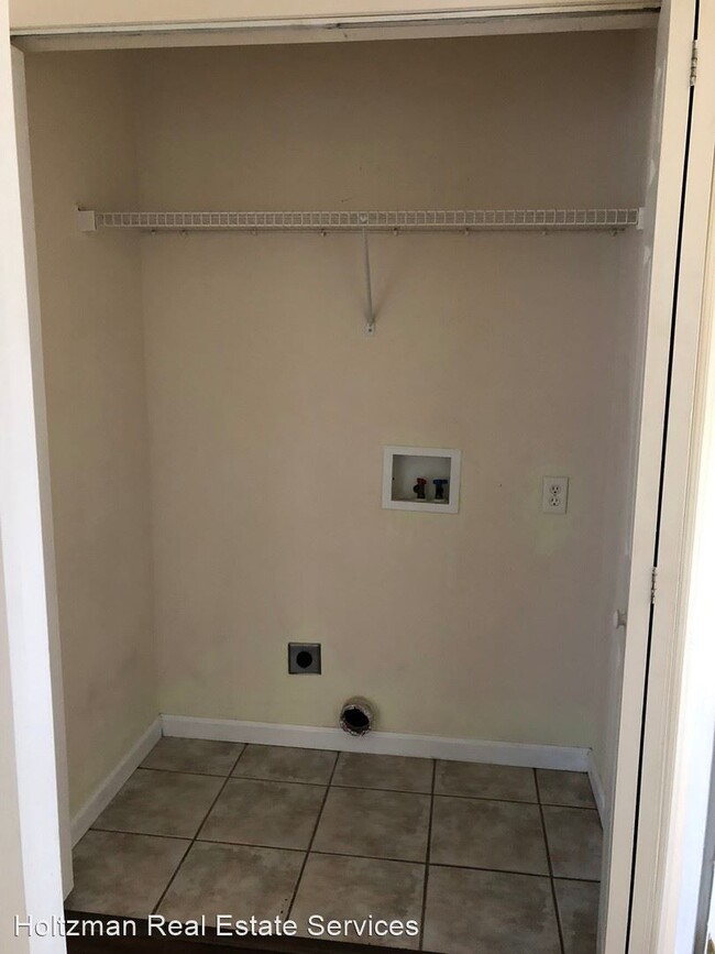 Building Photo - 65 Twin Oaks