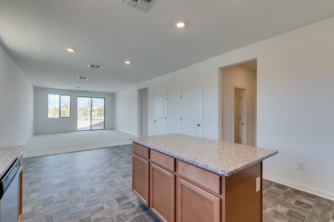 Building Photo - GORGEOUS SINGLE STORY WITH MANY UPGRADES*3 BEDROOMS*DEN!