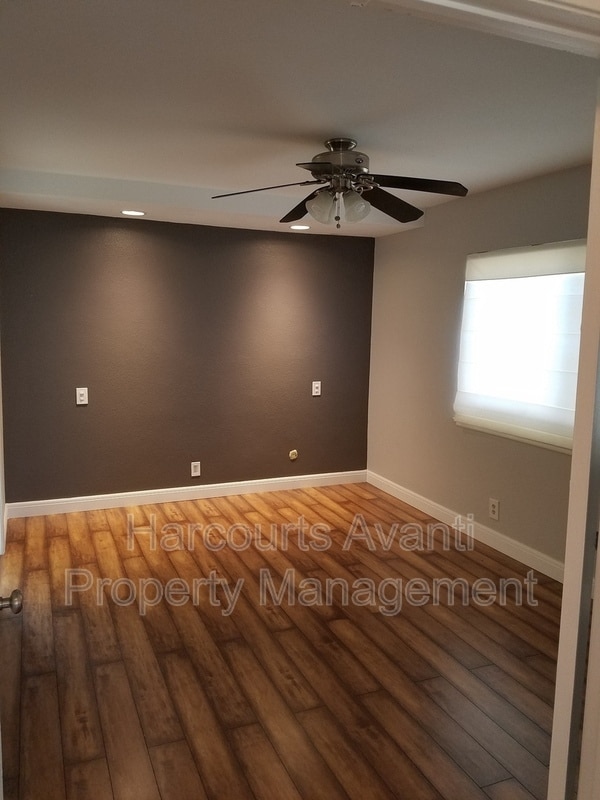 Building Photo - 8125 Los Sabalos St