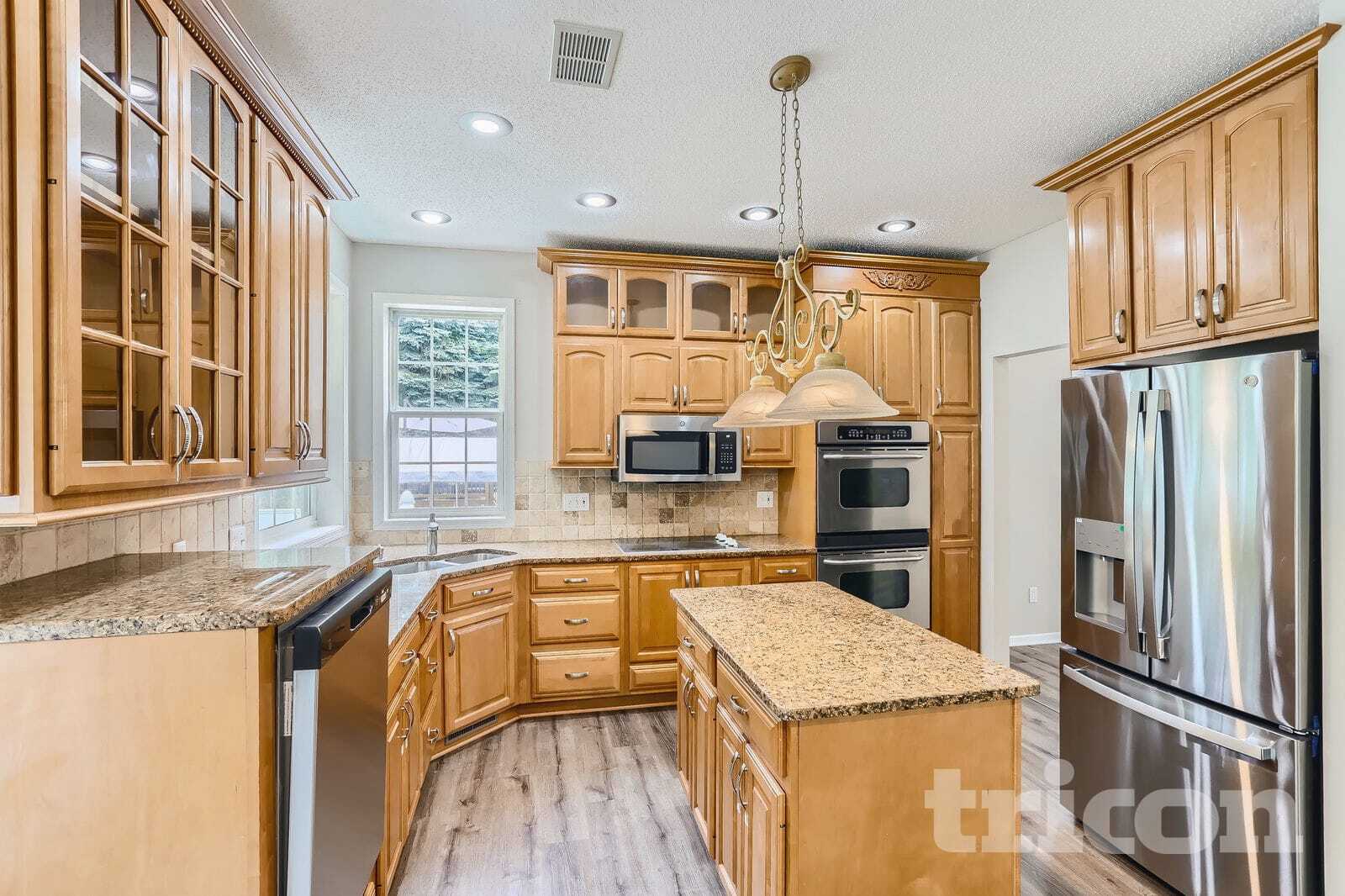 Building Photo - 15012 Viewcrest Ln