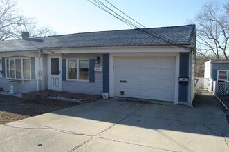 Building Photo - 78 Edgewater Dr