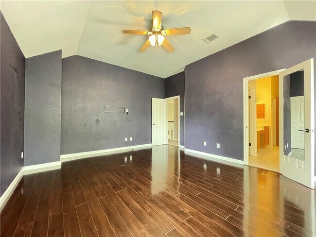 Building Photo - 8217 Longdraw Dr