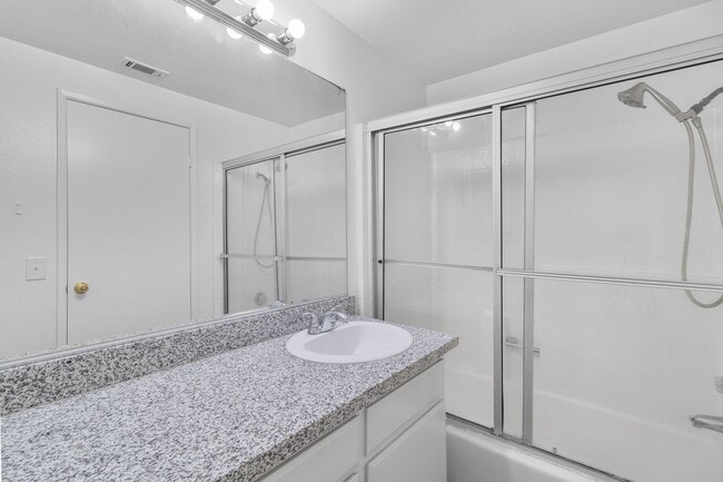 Building Photo - Beautiful single family home - Hesperia, CA