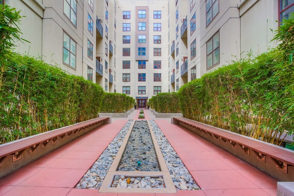 Building Photo - 1150 J St