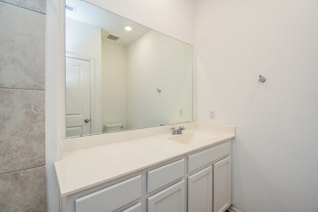 Building Photo - 18979 Buckley Oak Dr