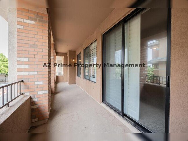 Building Photo - 2989 N 44th St