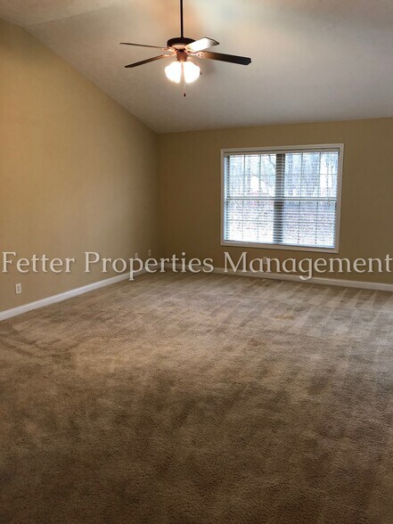 Building Photo - 10599 Tecumseh Dr