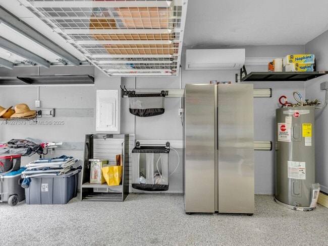 Building Photo - 933 Falling Water Rd