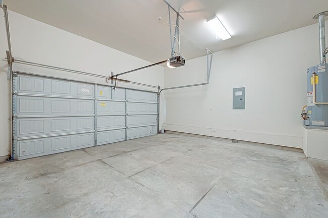 Building Photo - 36 N Hutcheson St