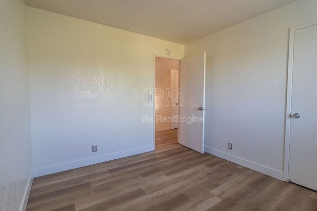Building Photo - 2828 Smoke Tree Cir