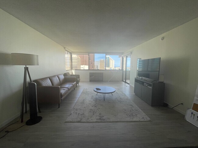 Building Photo - 55 S Kukui St