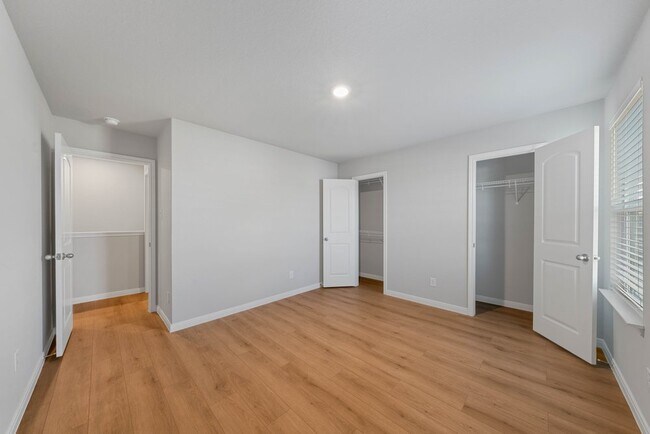 Building Photo - Spacious 3-Bed Townhome with Garage & Fenced Yard in New Braunfels – 1,920 Sq Ft!