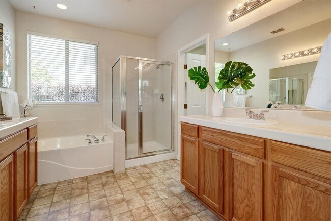 Building Photo - 1996 St Patrick Ln