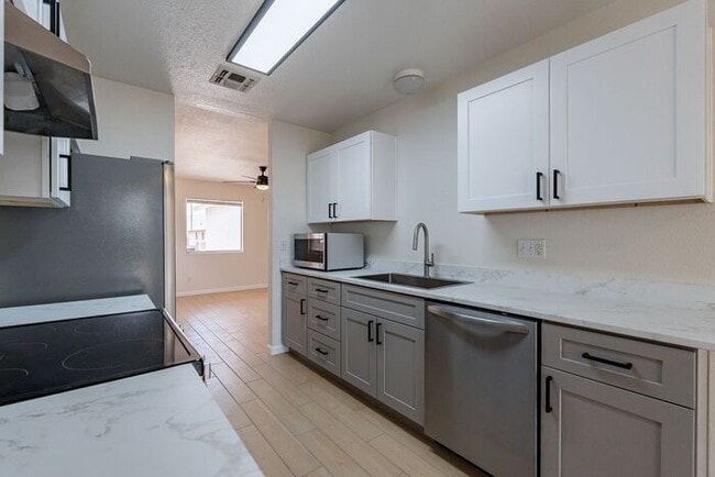 Building Photo - 9746 E Sascha St