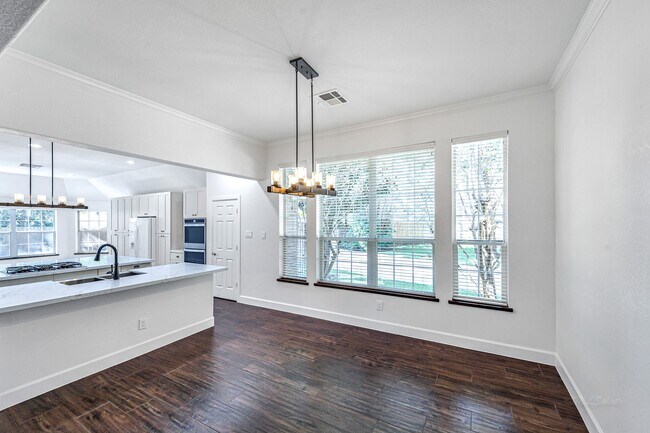 Building Photo - 6 Old River Pl