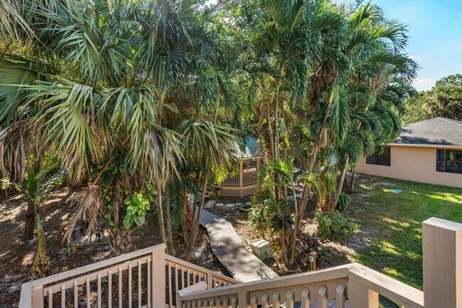 Building Photo - 9266 Pinion Dr