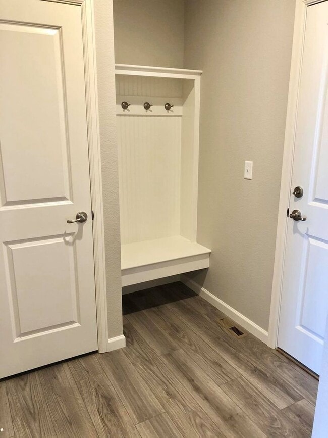 Building Photo - Gorgeous Ranch-Style House in Berthoud!