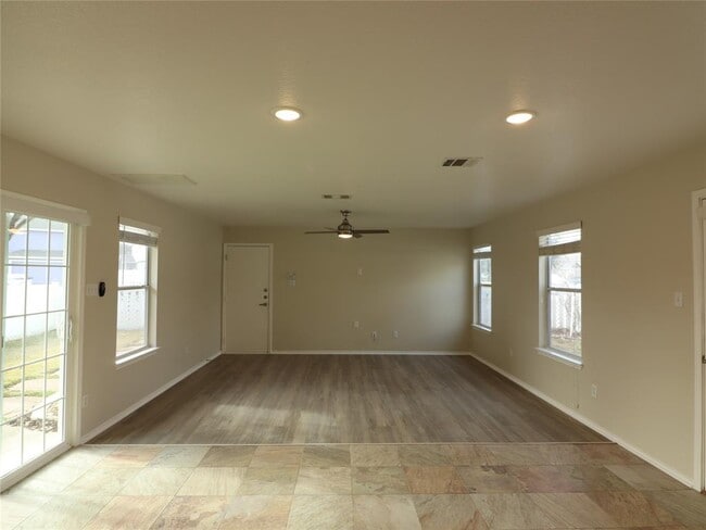 Building Photo - 1306 Davis Mountain Loop