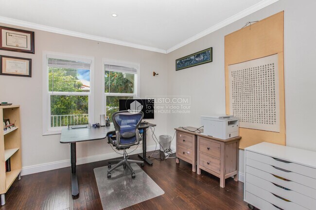 Building Photo - 2720 Bellaire Pl