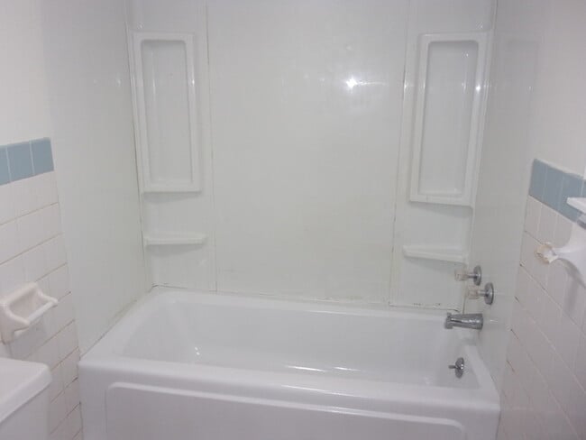 Building Photo - 2 Bedroom 1 Bath Home off Ebenezer Road