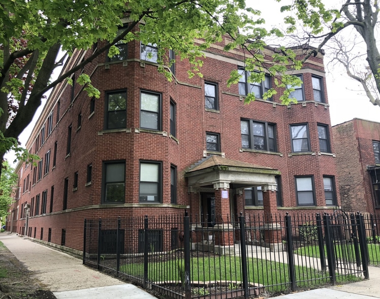 Building Exterior - 1303 W Columbia Ave