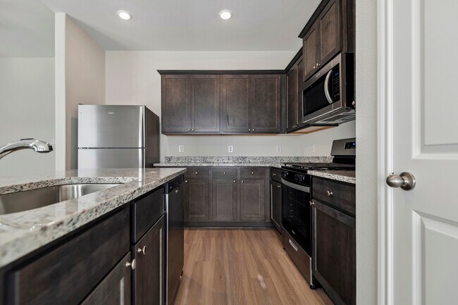 Building Photo - 452 Beechwood Hacienda Dr