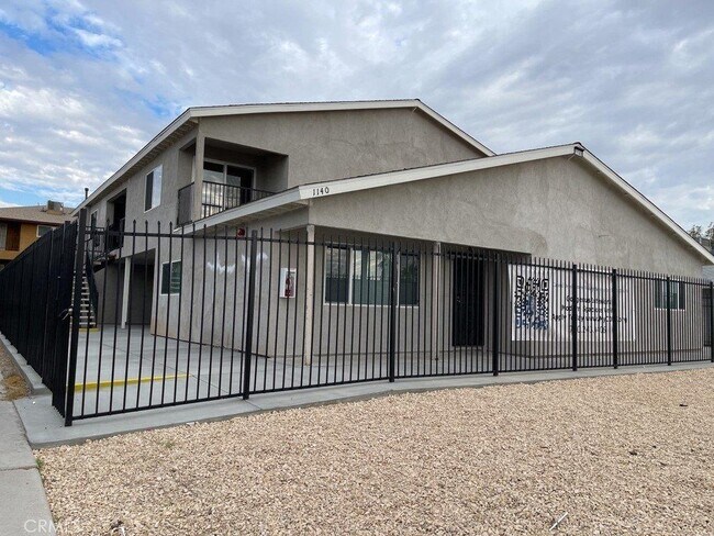 Primary Photo - 1140 Deseret Ave