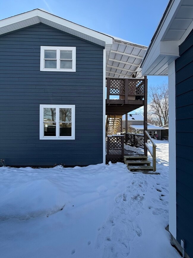 Building Photo - 915 S Spencer Rd