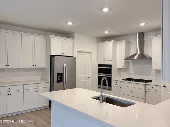 Building Photo - 523 Farmfield Dr