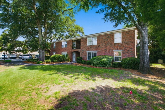 Building Photo - 1240 Fairmont Ave