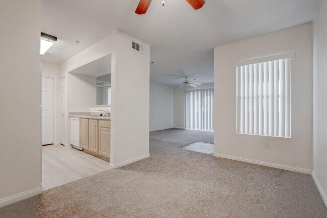 Building Photo - 6955 N Durango Dr
