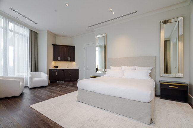 Building Photo - 3376 Peachtree Rd