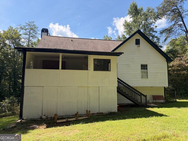 Building Photo - 1865 Old Mill Rd