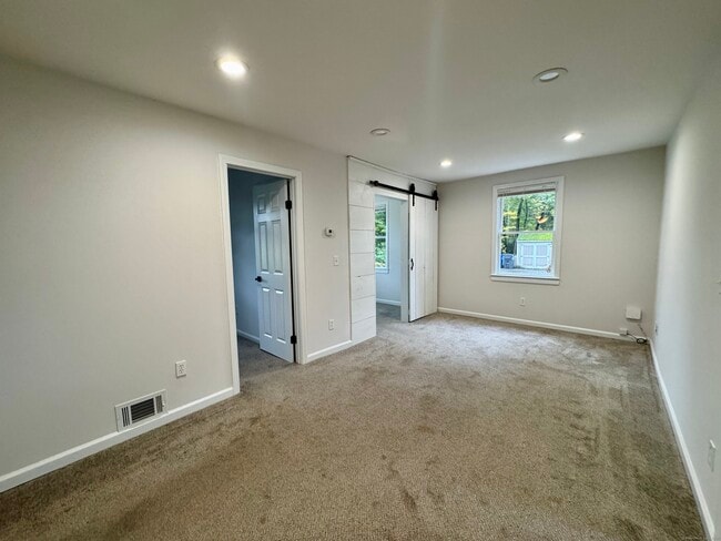 Building Photo - 356 A Ct