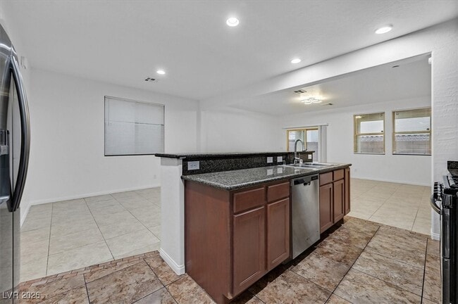 Building Photo - 326 Hillhead Ct