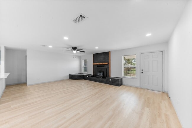 Building Photo - 3137 FM200