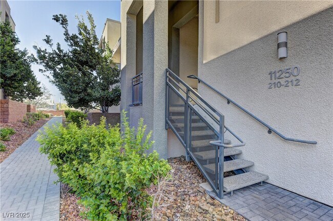 Building Photo - 11250 Hidden Peak Ave