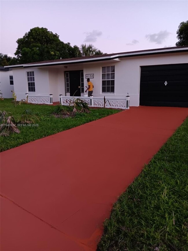 Building Photo - 6280 SW 8th Pl