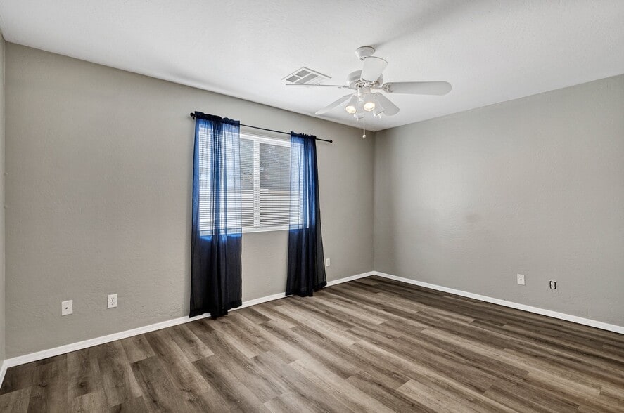 Building Photo - 14958 W Port Au Prince Ln