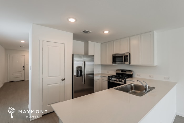 Building Photo - 2408 Shady Grv