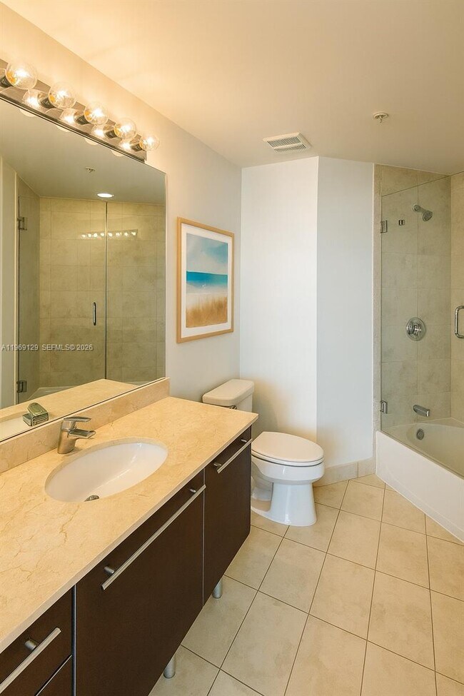 Building Photo - 1900 N Bayshore Dr