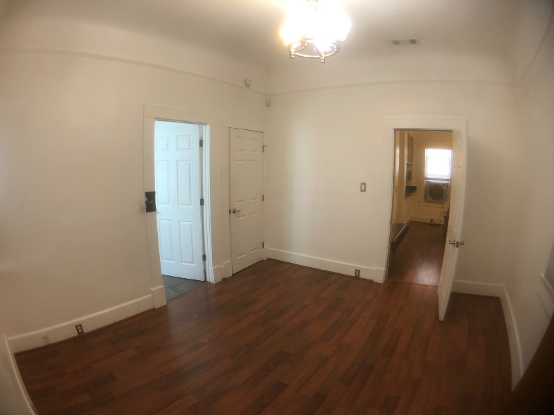 Building Photo - 1015 Beamer St