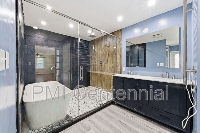 Building Photo - 2649 Homeland Dr